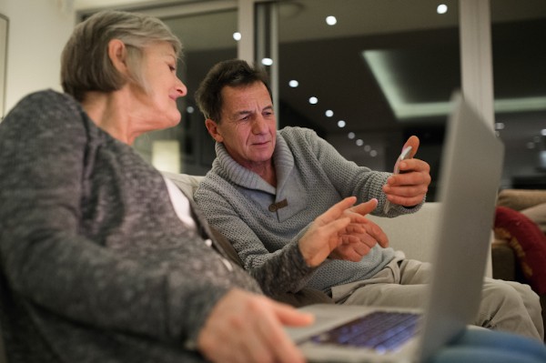 Key Pointers You Need Now to Help Care for Senior Parent from Afar